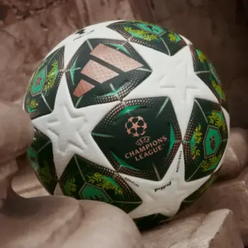 Κάνε δική σου την επίσημη μπάλα του Champions League 2025
