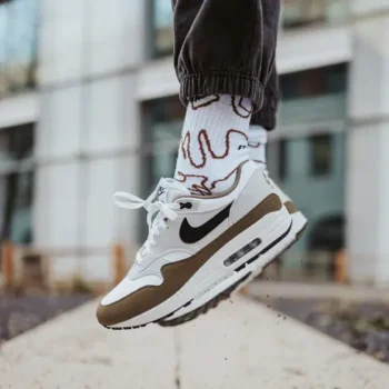 Προσφορά Footshop σε Nike & Converse